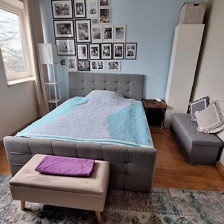 Beautiful 2-bedroom In Center *